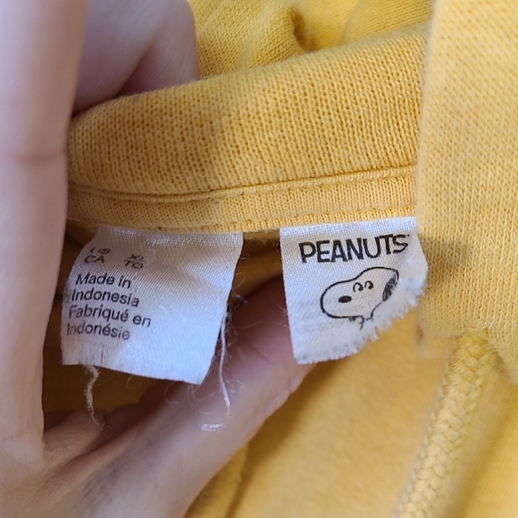 Peanuts Yellow Snoopy Athletic Club Hoodie Sweatshirt Size XL - Picture 2 of 9